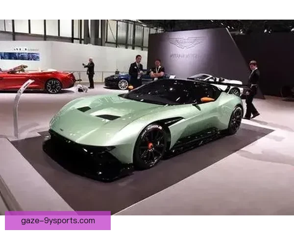 F1最新赛季精彩回顾与车队策略变动深度分析